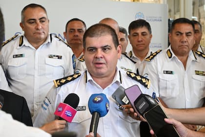 El jefe de la policía tucumana, Joaquín Girvau, en consulta por el estado de la investigación