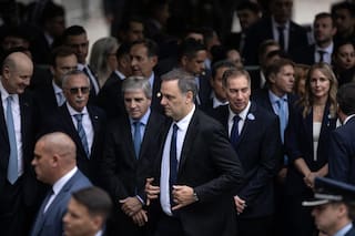 Las tropas digitales libertarias se mantuvieron distantes en la defensa de Adorni