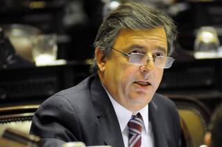 Mario Negri se prepara para competir en Córdoba y crece la tensión con Mestre