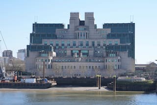 El jefe del MI6 dice que el Reino Unido enfrenta una amenaza por el deseo de Rusia de exportar caos