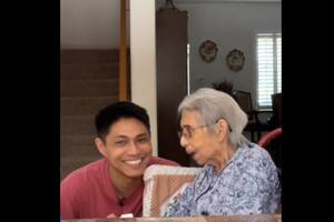 Asiste a su abuela de 96 años y sus rutinas se volvieron virales