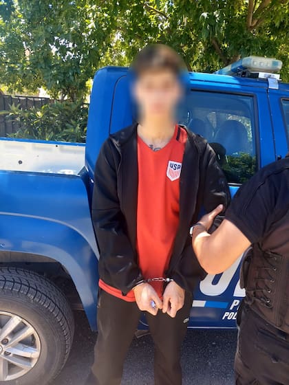 Violencia extrema: lo condenaron por un crimen, cumplía prisión domiciliaria y le disparó a su novia en la garganta - Image 3