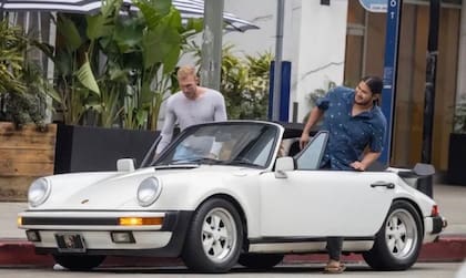 El joven de 33 años cuenta con una extensa colección de autos que incluye Porsche, Cadillac y Ferrari