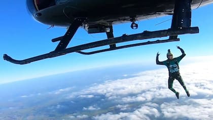 El joven de 34 años ofrecía experiencias de paracaidismo privado (Foto: facebook . Nathy Odinson)