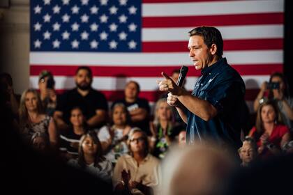 El joven despedido era uno de los responsables de redactar los discursos del gobernador DeSantis