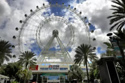 El joven fallecido es Jacob David Kaminsky y estaba en pleno ascenso, a mitad de camino en la trayectoria del juego (StarFlyer)