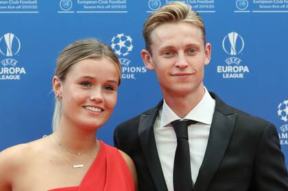 El joven Frenkie de Jong y su novia Mikky Kiemeney