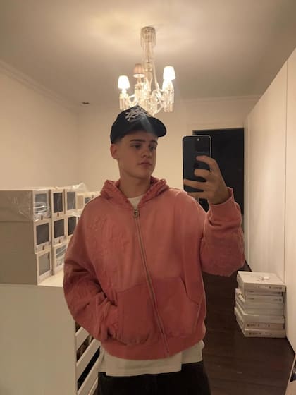 El joven hace su vida lejos del mundo del espectáculo (Foto: @bauti.vicuna)