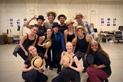El joven, hijo de colombianos, se mostró orgulloso de representar a su cultura en el musical de Broadway