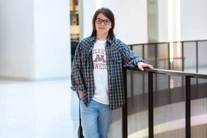 El joven lleva una vida sociable normal pese a sus logros (Foto: @elliottrobbtanner)
