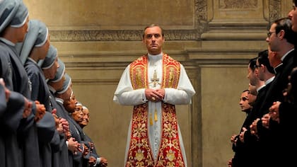 El joven Papa, una audaz miniserie del italiano Paolo Sorrentino en la cual Jude Law interpreta a un irreverente sumo pontífice
