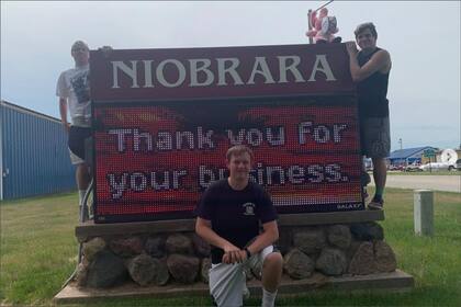 El joven que recorre EE.UU. para conocer sitios olvidados ya visitó todos los pueblos incorporados de Nebraska, Iowa, Kansas, Minnesota y las dos Dakotas