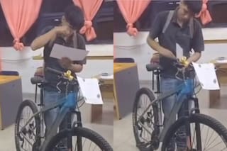 El emotivo regalo a un joven que se recibió y hacía 16 kilómetros en bicicleta todos los días para estudiar