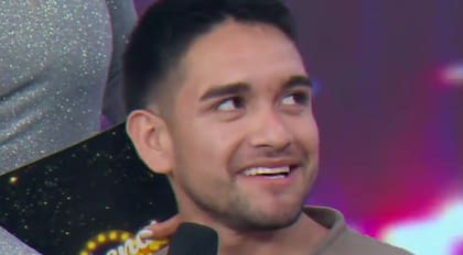 El joven se mostró muy tranquilo al hablar de su accidente y contó cómo la música lo ayudó a atravesar ese momento tan difícil (Foto: Captura eltrece)