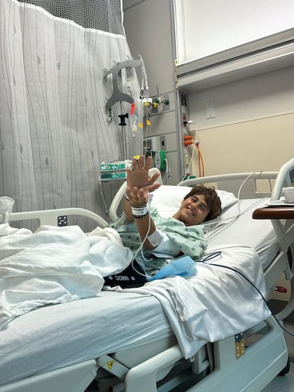 El joven se mostró sonriente tras su trágico acciente (Foto: @stavrosflo)
