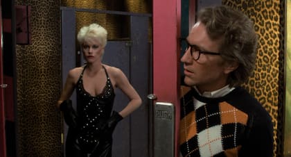 El juego del vouyeur es una de las claves de la película de De Palma, una de las tantas inspiradas en la obra de su maestro, Alfred Hitchcock.