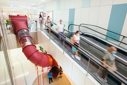 El juego es parte de lo cotidiano para los chicos atendidos en el Hospital San Juan de Dios, en Barcelona