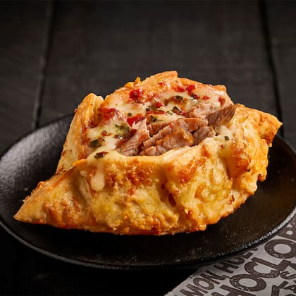 El jueves 26 de marzo desde las 18 hs Mi Gusto presenta una propuesta especial pensada para compartir: el pack de 12 empanadas al precio del pack de 8