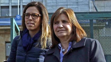 La vocera porteña y candidata a legisladora del Pro, Laura Alonso, junto a la ministra de Seguridad, Patricia Bullrich