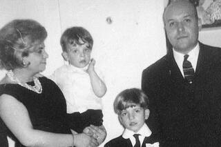 La Justicia ordenó restituir una placa en homenaje a un juez que había sido retirada durante el kirchnerismo