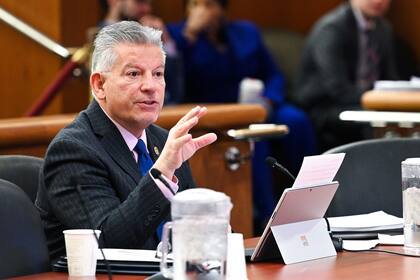 El juez Joseph Zayas advierte sobre detenciones de ICE en tribunales, lo que podría disuadir a las personas a acceder al sistema judicial