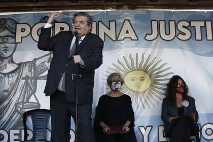 El juez Juan Ramos Padilla, principal orador del acto en contra de la Corte Suprema