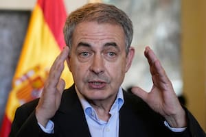 Un juez sitúa a José Luis Rodríguez Zapatero en la cúspide de una trama por el rescate de Plus Ultra