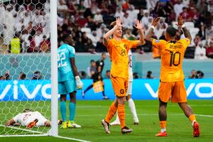 Países Bajos venció con comodidad a Qatar y se quedó con el grupo A