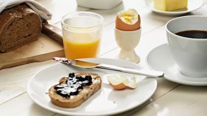 El jugo de naranja está asociado a la idea de un desayuno saludable.