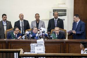 Egipto: un tribunal condena a 75 personas a la pena de muerte