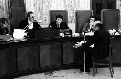 El juicio contra Roberto Calvi arrojó luz sobre los manejos financieros dentro del banco del Vaticano