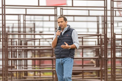 El jurado a cargo de esta edición será el médico veterinario Diego Grane, asesor genético de amplia trayectoria y con amplio prestigio en la ganadería de Argentina y todo el Mercosur