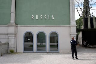El jurado internacional de la Bienal de Venezia dimite tras oposición de Italia a Rusia