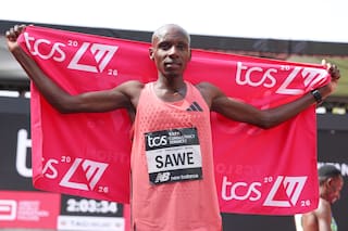 El keniano Sabastian Sawe gana la Maratón de Londres con récord mundial, el primero en bajar de 2 horas