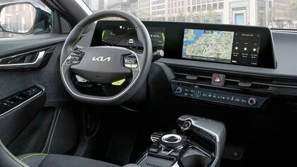 El Kia EV6 GT luce por dentro su pantalla LCD con todas sus prestaciones tecnológicas
