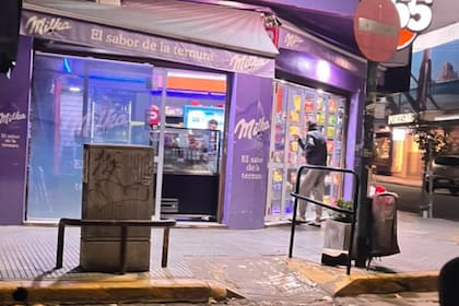 El kiosco donde trabaja Agustín, ubicado en una esquina de Martínez
(Foto: Aldana Rizzuto)