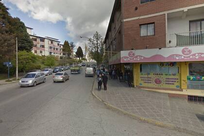 El kiosco ubicado frente a la Plaza de los Uruguayos, en Bariloche