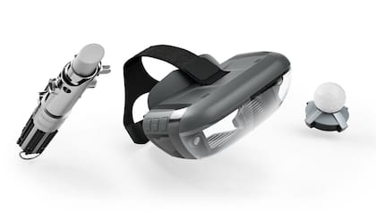 El kit de Star Wars está compuesto de la empuñadura del sable laser virtual, un sensor de movimiento y el visor de realidad aumentada que funciona con un smartphone