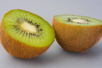 El kiwi es una de las frutas que ayudan a tener una mejor calidad de sueño