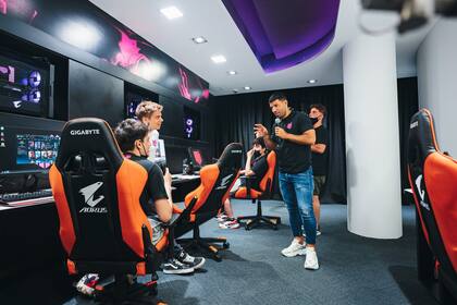 El Kun Agüero, exfutbolista, es uno de los empresarios de E-Sports y streamers más relevantes del momento