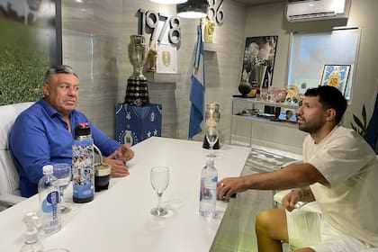 El Kun Agüero se reunió con Claudio Tapia y organizó su participación en el Mundial de Qatar 2022
