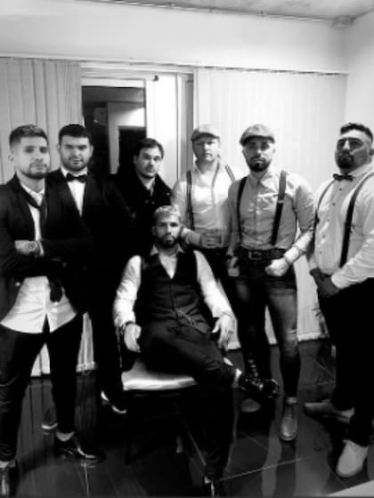 El Kun y sus amigos, al mejor estilo Peaky Blinders