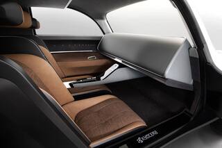 Sin volante, pero con pantalla: así sueña Kyocera el auto del futuro