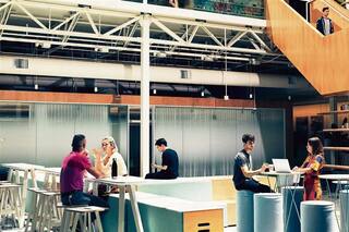 Cómo es el laboratorio secreto de Google donde se piensan los gadgets del futuro