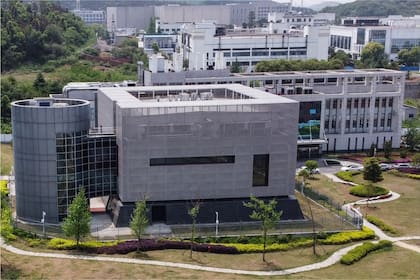 El laboratorio de Wuhan en China es el centro de especulaciones en torno al origen del virus