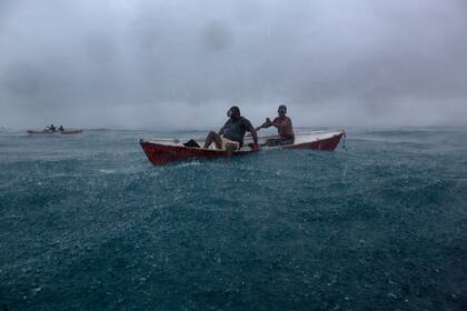 La pesca no se interrumpe pese a una fuerte tormenta