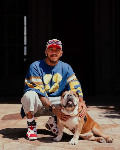 El lado B de la vida de Lewis Hamilton: su amor inconmensurable por su mascota Roscoe