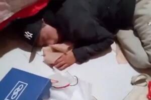 El ladrón se quedó dormido en medio de un robo que estaba llevando a cabo