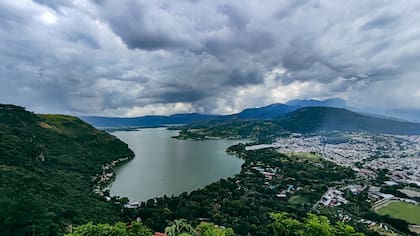 El lago Amatitlán, en Guatemala