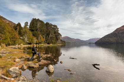 El Lago Hermoso hace honor a su nombre en este sector alejado de la civilización.